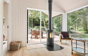Posezení v ubytování 3 Bedroom Amazing Home In Nykøbing Sj