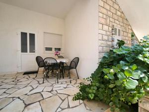 Patio nebo venkovní prostory v ubytování Apartmani Suton