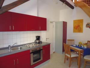 Kuchyň nebo kuchyňský kout v ubytování Ferienhaus Moselmerle
