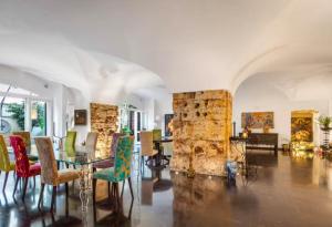 A seating area at Atmosfere Puniche b&b