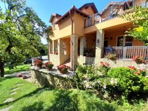 Vonkajšia záhrada v ubytovaní Harmónia Wellness Villa