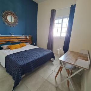 Giường trong phòng chung tại Villa Blue Foyal +28 ảnh