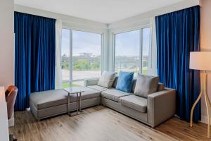 EVEN Hotel Waco - University Area by IHG的休息区