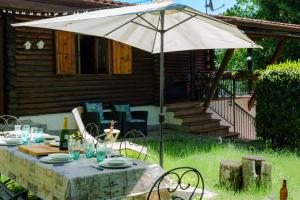 Galería fotográfica de Chalet in the Woods House for 8 Persons and Large Garden en Nebbiuno