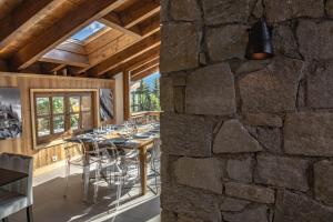 Ảnh trong thư viện ảnh của Chalet Familial Meribel 1600 ở Les Allues +22 ảnh