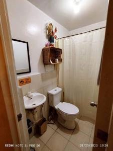 Ένα μπάνιο στο La Casă Dulce JVC Staycation for FamilyBarkada