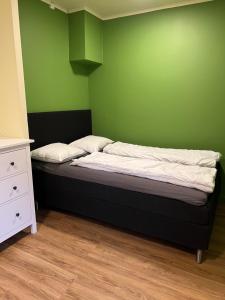 Letto o letti in una camera di Nya Skogsgården Hostel