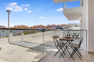 Balkón nebo terasa v ubytování 14 Esteva Resorts r cB Aljezur 5 min to the Beach