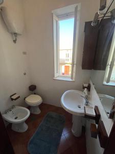 A bathroom at Villa Bianca, Seaside panoramic Rooftop