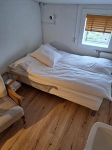 Lónkot客房内的一张或多张床位