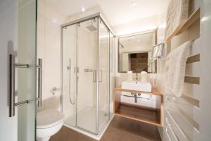 Phòng tắm tại Hotel Garni Glockenstuhl