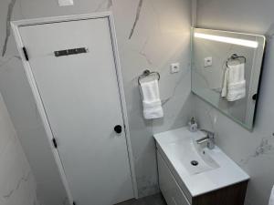 Ένα μπάνιο στο Flat in Armacao de Pera +20 φωτογραφίες