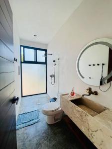 Koupelna v ubytování Lush Tulum Jungle Penthouse with Ensuite Rooftop Pool & HighSpeed Wifi