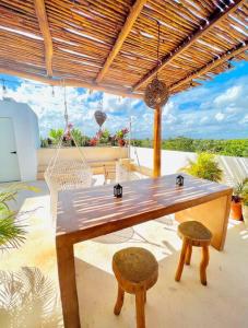 Balkón nebo terasa v ubytování Lush Tulum Jungle Penthouse with Ensuite Rooftop Pool & HighSpeed Wifi