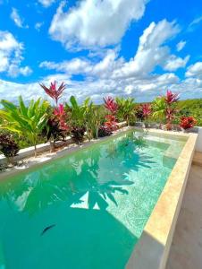 Bazén v ubytování Lush Tulum Jungle Penthouse with Ensuite Rooftop Pool & HighSpeed Wifi nebo v jeho okolí