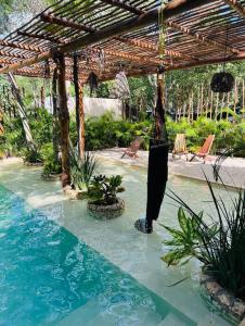 Zahrada ubytování Lush Tulum Jungle Penthouse with Ensuite Rooftop Pool & HighSpeed Wifi
