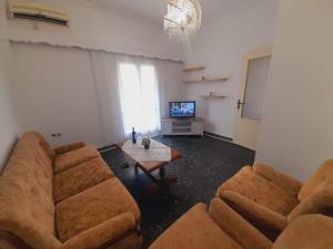 Gallery image of Seaside Aegina Apartment. in Aegina Town