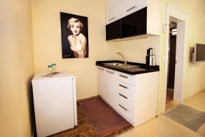 Kuchyň nebo kuchyňský kout v ubytování Zümrüt Çıralı Boutique Hotel