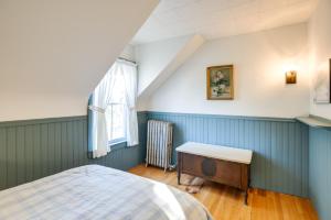 Postel nebo postele na pokoji v ubytování Charming Saco Apartment about 4 Mi to the Beach! + 20 fotografií