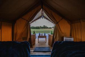 Istumisnurk majutusasutuses Glamp & Unwind, Adventure Awaits at Roaring River