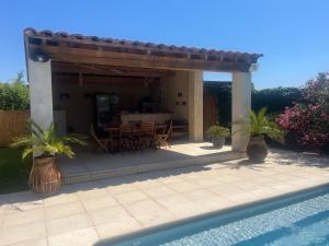 Πισίνα στο ή κοντά στο Gîte OSTALADA