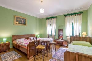 Posteľ alebo postele v izbe v ubytovaní Rural Homestead Trenkovo - Happy Rentals + 36 fotografií