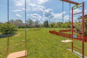 Vonkajšia záhrada v ubytovaní Rural Homestead Trenkovo - Happy Rentals