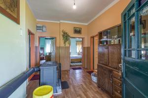 Kuchyňa alebo kuchynka v ubytovaní Rural Homestead Trenkovo - Happy Rentals