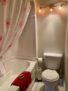 Bilik mandi di Crows Nest Inn