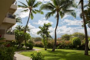 Maui Banyan- Your home away from home on Maui!外面的花园