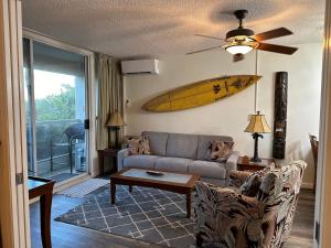 Maui Banyan- Your home away from home on Maui!的休息区