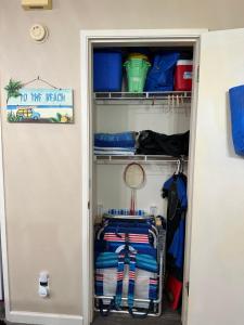 Maui Banyan- Your home away from home on Maui!客房内的一张或多张双层床