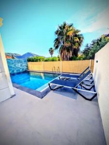 The swimming pool at or close to Villa Atlas