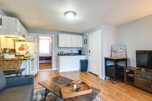 Φωτογραφία από το άλμπουμ του Downtown Hallowell Retreat with Water Views! σε Hallowell