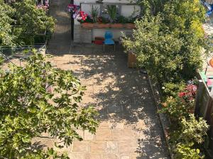 Un jardín fuera de Quiet room in Hornchurch near Romford station on Elizabeth line to and from Heathrow airport