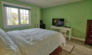 Postel nebo postele na pokoji v ubytování PRIVATE La Jolla Guest Suite