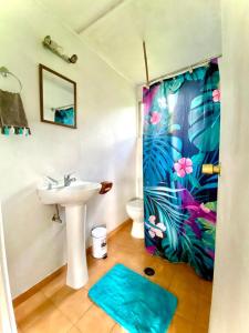 Koupelna v ubytování Mata Nui Eco hostel