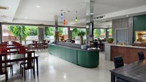 Εστιατόριο ή άλλο μέρος για φαγητό στο Eastpana Hotel 304 Prachinburi