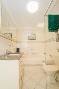 Ένα μπάνιο στο Brunswick Melbourne-Cosy Room-Great location +10 φωτογραφίες