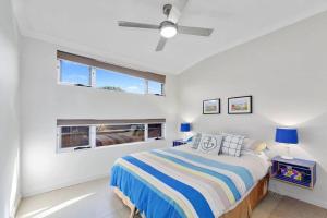 Ένα ή περισσότερα κρεβάτια σε δωμάτιο στο Bay House