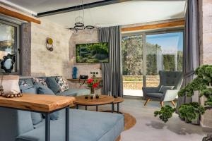 Posezení v ubytování Prenari Villas by PaxosRetreats