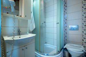 A bathroom at Mangana Konak Hotel Még 37 kép