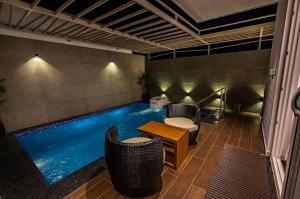 Bassenget på eller i nærheten av S R Pool Suites
