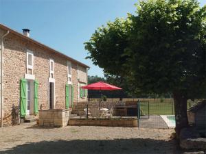 Κήπος έξω από το Franmelie