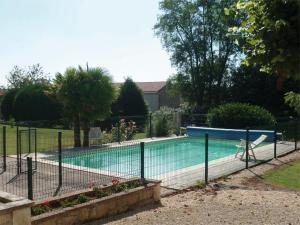 Πισίνα στο ή κοντά στο Franmelie +9 φωτογραφίες