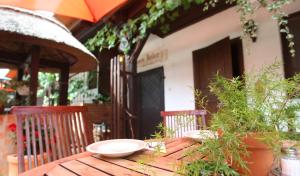 Rõdu või terrass majutusasutuses Hotel Johannes-Zeche