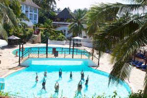 Bazén v ubytování Voyager Beach Resort nebo v jeho okolí