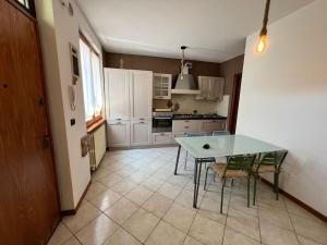 Η κουζίνα ή μικρή κουζίνα στο Al Riparo - Comfort near Verona