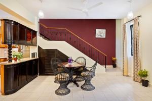 Istumisnurk majutusasutuses De Mandarin Beach Resort Suites & Villas, Candolim