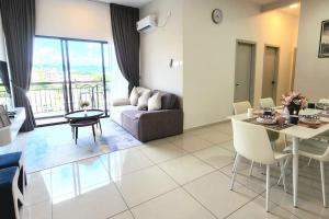 Posezení v ubytování IPOH City Horizon08 - 8 mins to Concubine Lane and Old Town Ipoh, 3 mins Walking to Food Places & Convenient Store by Happy Homestay
